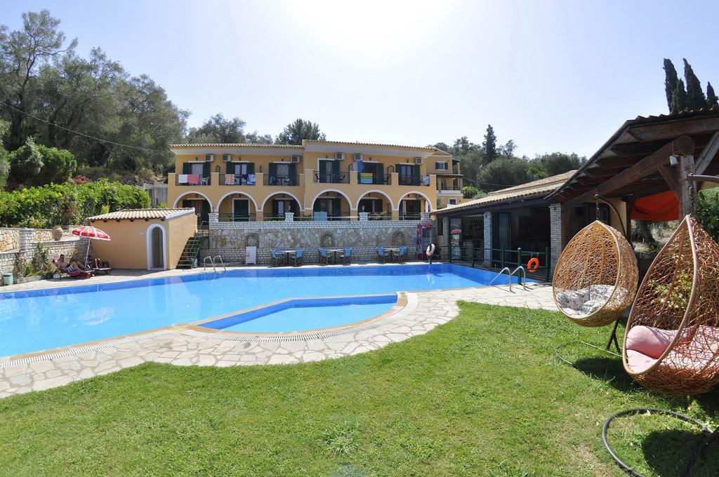 Villa Birlis Liapades Exterior photo