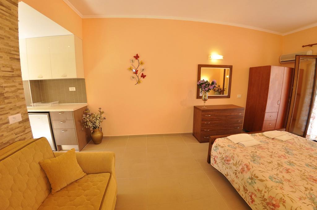 Villa Birlis Liapades Room photo